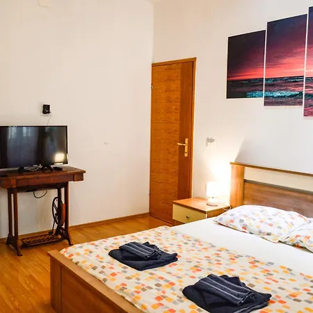 Charming Marine Style Apartment *