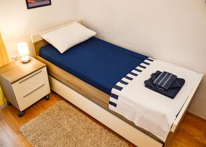 Charming Marine Style Apartament Cres